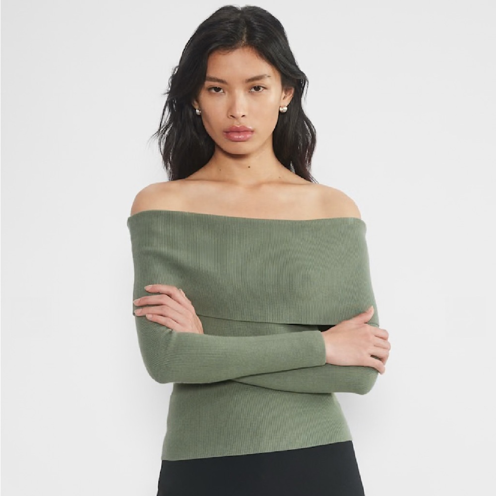 Sisley - Celery Green Wool blend Sweater - EUC Small